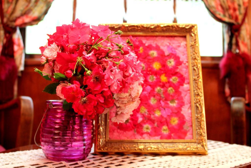Roulottes Du Rouard Bed and Breakfast Camiers Camera foto