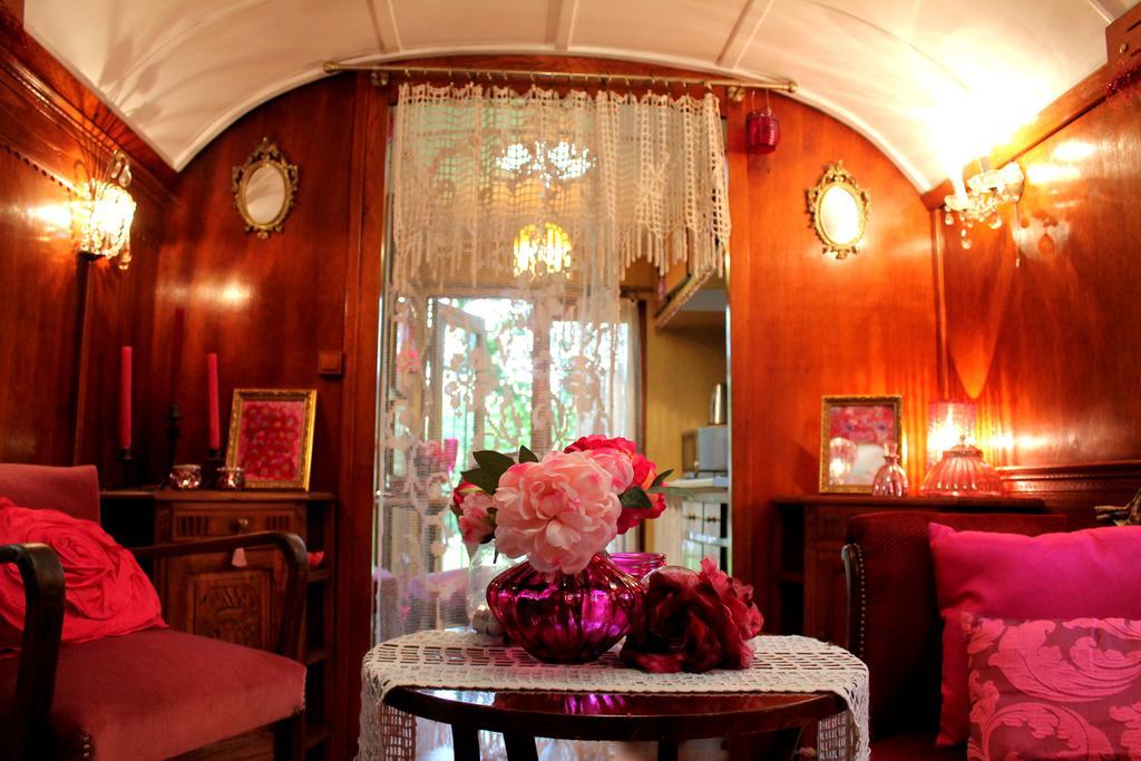 Roulottes Du Rouard Bed and Breakfast Camiers Camera foto
