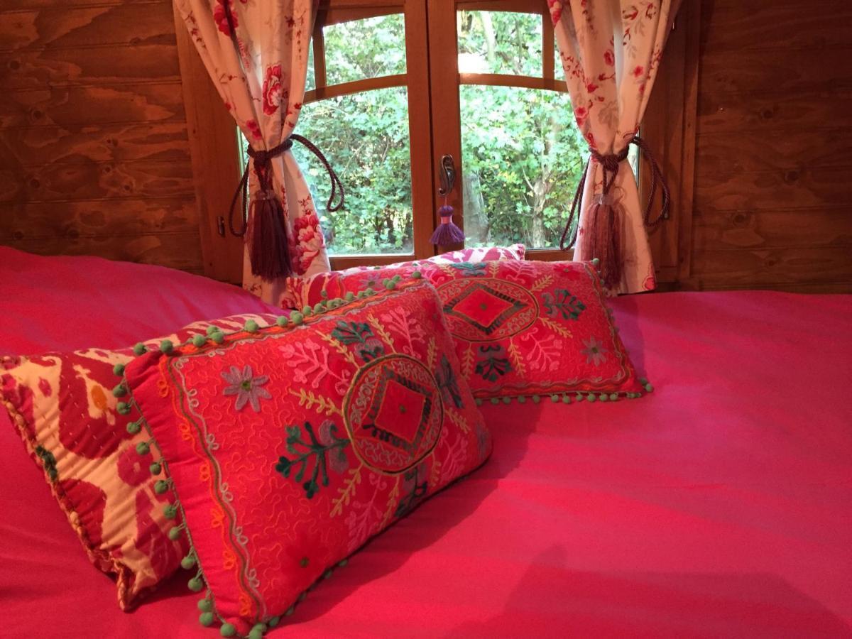 Roulottes Du Rouard Bed and Breakfast Camiers Esterno foto